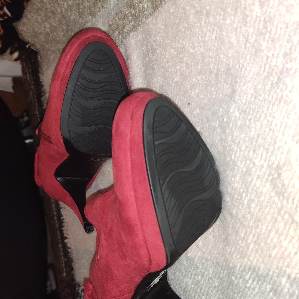 4" Red pumps 🍒 - Picture 3 of 5